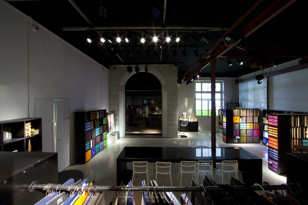 MATERIAL SHOWROOM