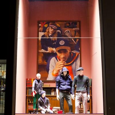 Tommy Hilfiger Windows Display030