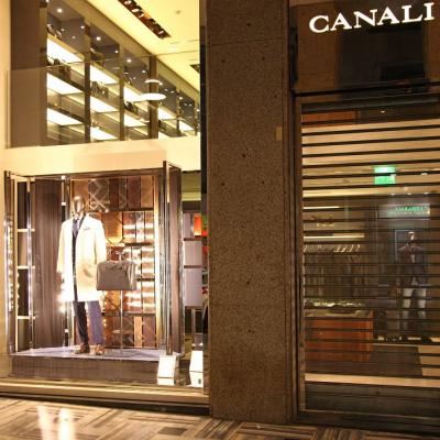 Canali Windows Display Finished002